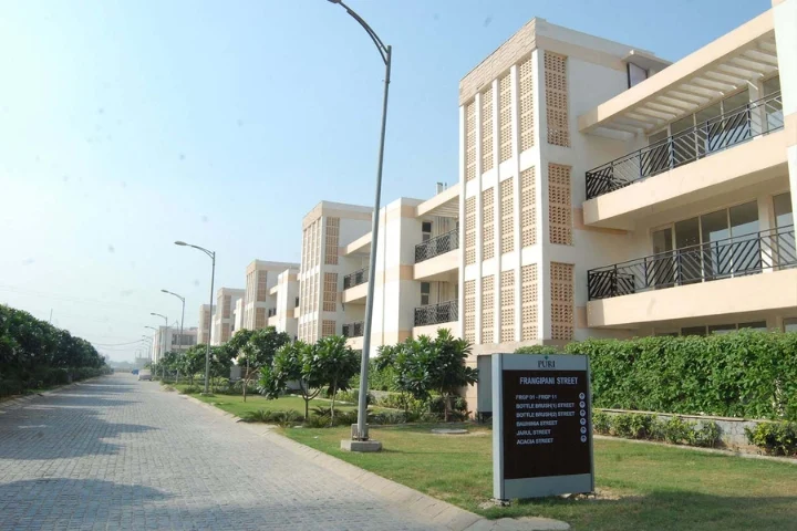 Buy 3BHK independent floor in Puri VIP Floors Sector 81 Faridabad