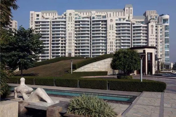 Ready to move ultra luxury apartments in DLF Aralias Gurgaon
