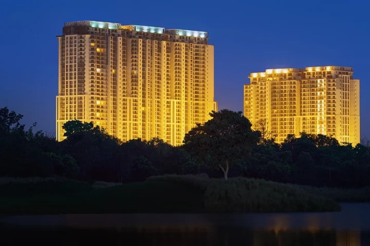 Ready to move luxury flats in DLF The Crest Sector 54 Gurgaon