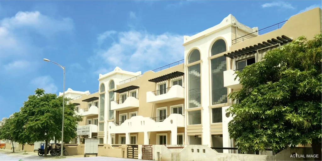 Front view of BPTP Park 81 independent floors in Sector 81 Faridabad