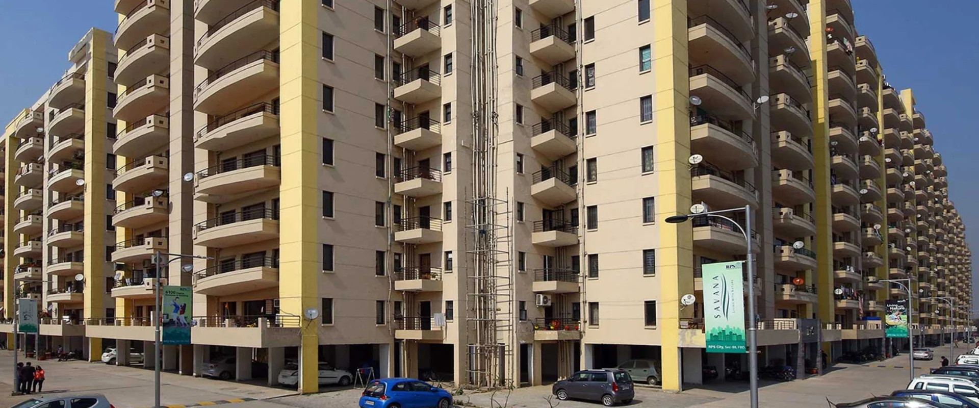 High-rise towers of RPS Savana in Faridabad offering 2, 3, and 4 BHK ready-to-move flats