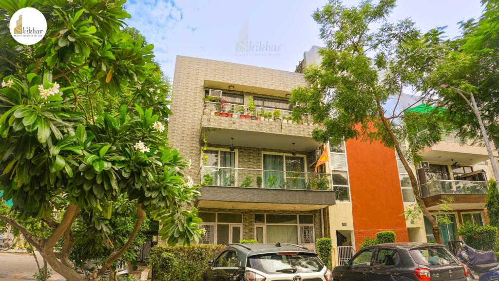 Premium lifestyle amenities at RPS Palms Faridabad