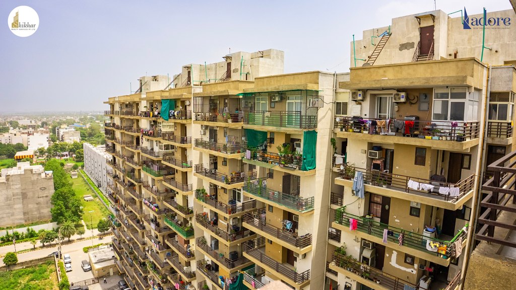 Residential neighbourhood near Adore Samriddhi Sector 89