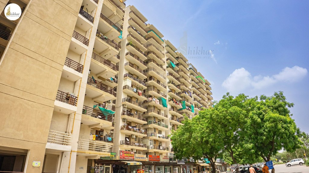 adore-samriddhi-sector-89-faridabad-swimming-pool-gym-amenities.jpg